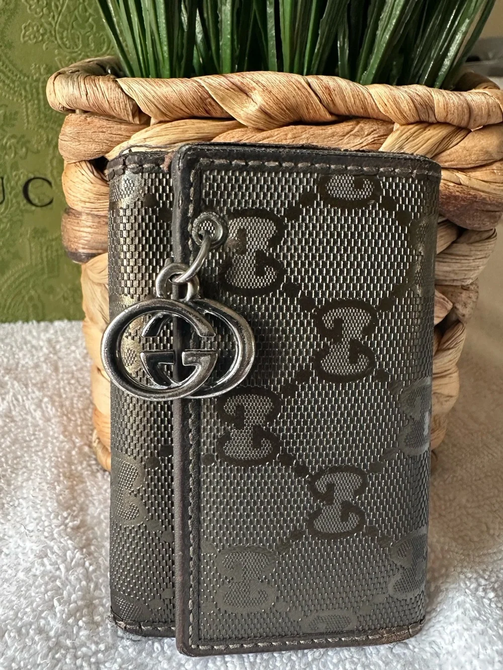 Authentic Gucci Metallic Brown GG Monogram 4-Key Holder w/ GG Charm